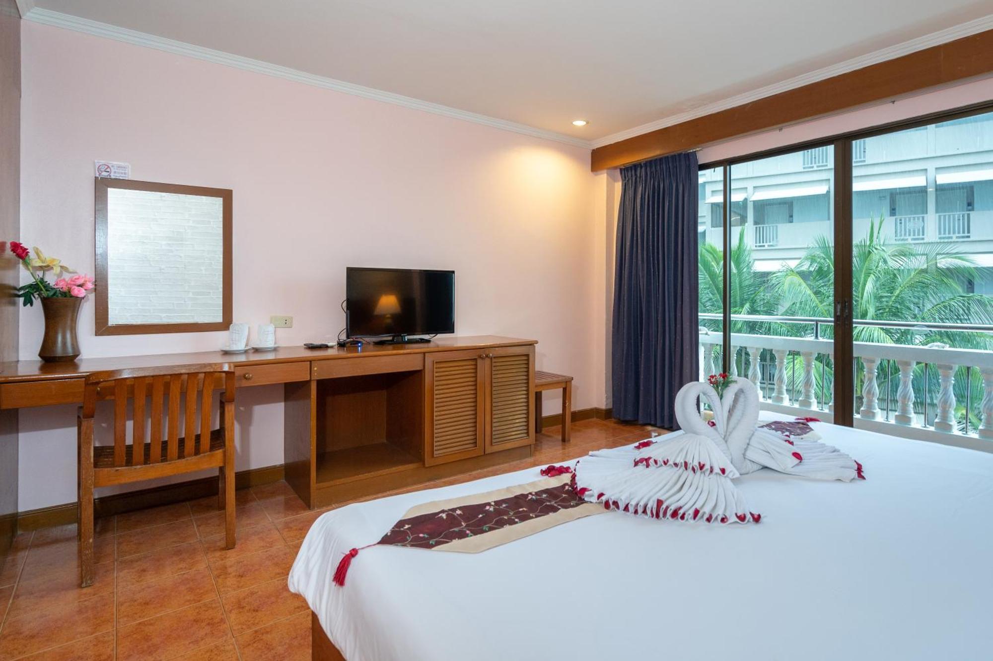 Patong Central Residence And Apartment Экстерьер фото