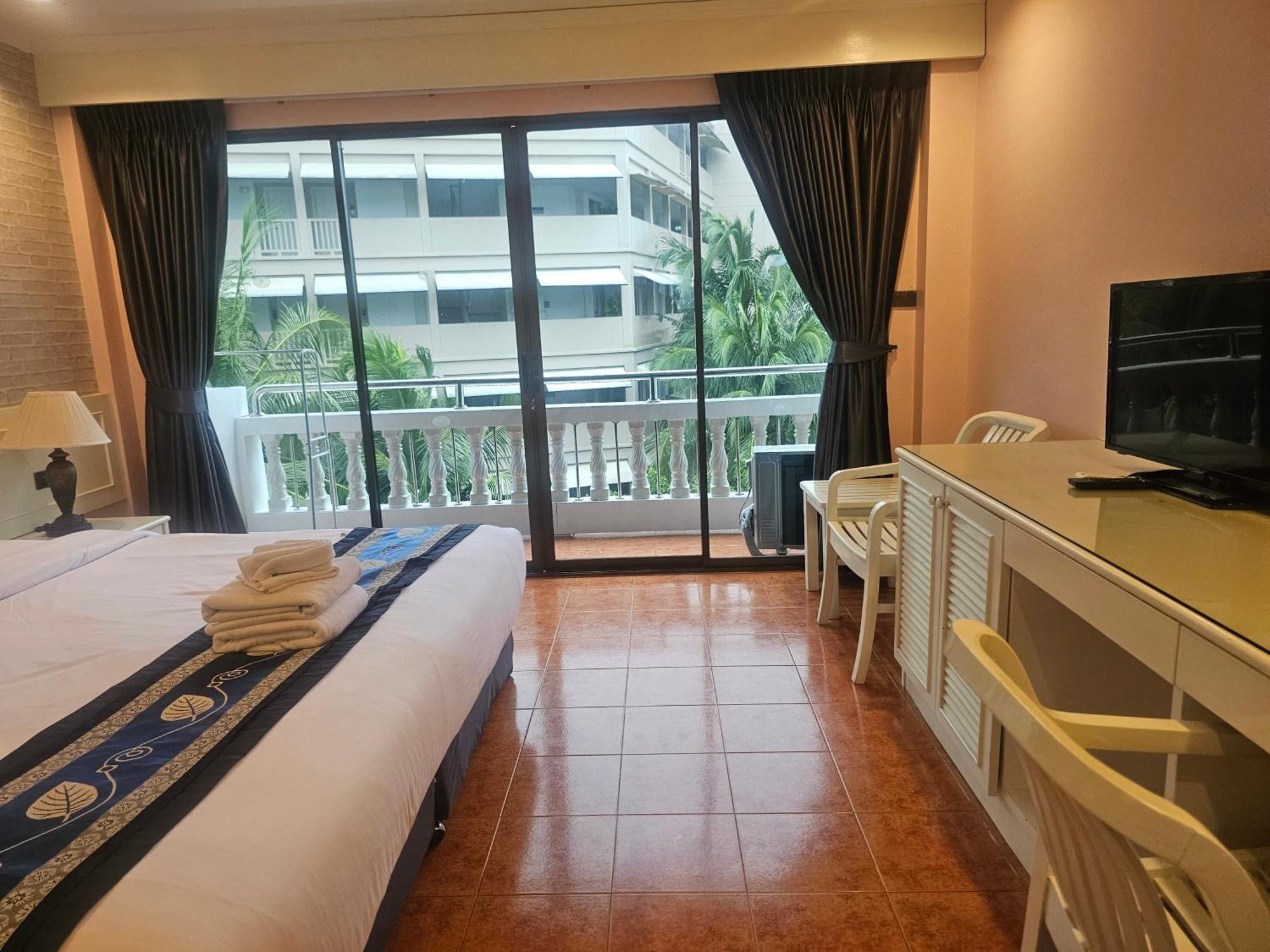 Patong Central Residence And Apartment Экстерьер фото
