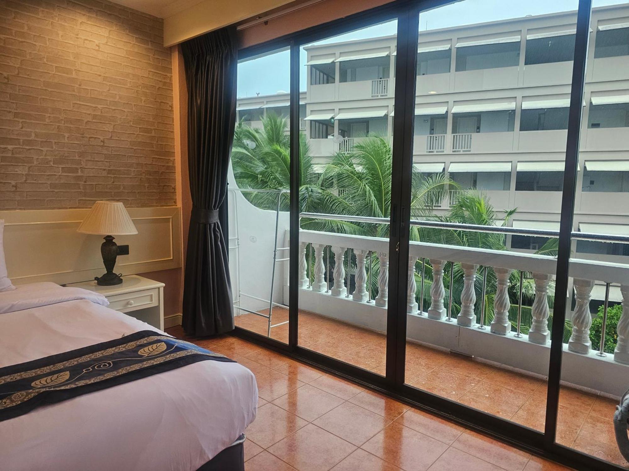 Patong Central Residence And Apartment Экстерьер фото