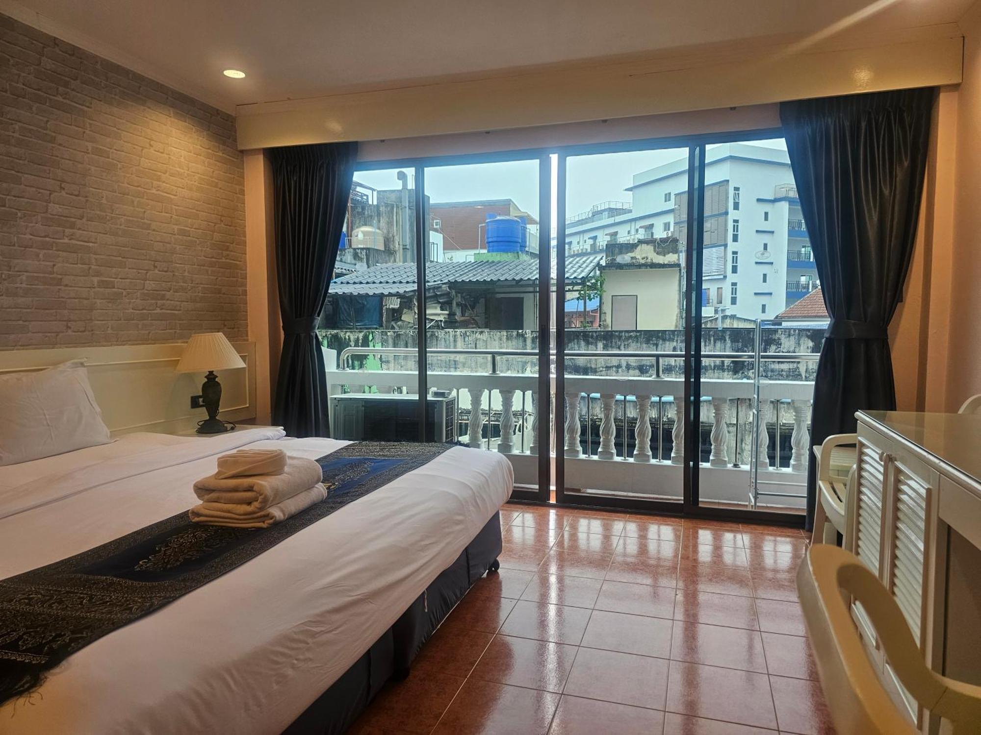 Patong Central Residence And Apartment Экстерьер фото