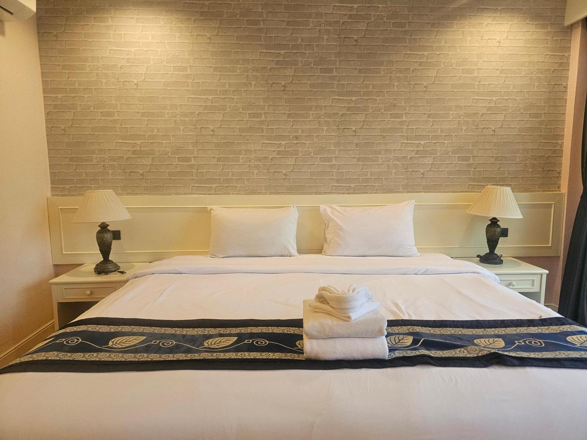 Patong Central Residence And Apartment Экстерьер фото